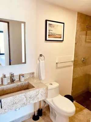 Un baño de Dpto C-alberca Playa La Bamba - Facturamos