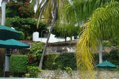 Jardín al aire libre en Incredibly Beautiful Big Villa For Up To 30 Guests