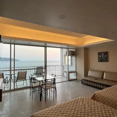 Torres Gemelas Suite VIP Frontal 607