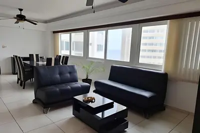 Plano de Departamento frente a la playa con Alberca