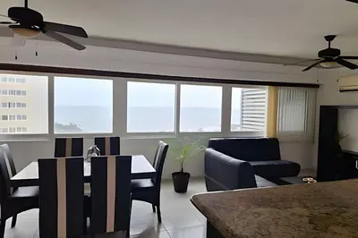 Plano de Departamento frente a la playa con Alberca
