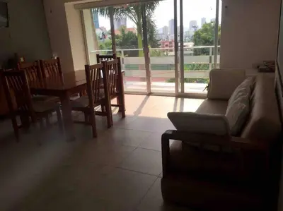 Zona de estar de Cómodo departamento en Costa Azul.