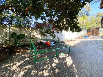 Jardín al aire libre en Casa Encino con alberca climatizada en Tepoztlán
