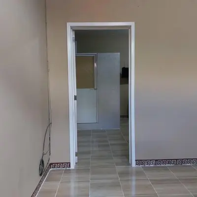 Plano de Departamento cómodo-equipado cerca del aeropuerto