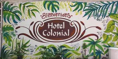 Certificado, premio, señal o documento que está expuesto en Hotel Colonial