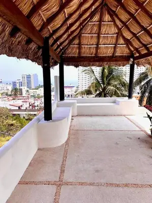 Un balcón o terraza de Moderna casa de 3 dormitorios con cama King size y vistas al horizonte de la piscina