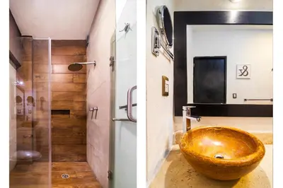 Un baño de Collection O Hotel Mango,Six Flags Hurricane Harbor Oaxtepec