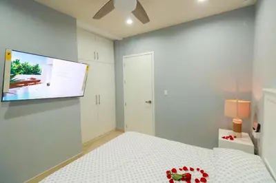 Una televisión o centro de entretenimiento en Hermoso Apartamento para 2 personas, a 10 min en vehículo del Zócalo de Oaxaca