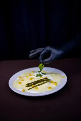 Comida en o cerca de este hotel