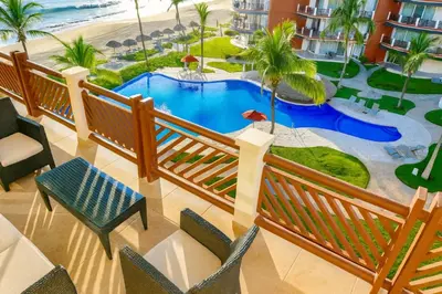 Piscina en o cerca de Beachfront in a peaceful Resort 8mi from Puerto Escondido