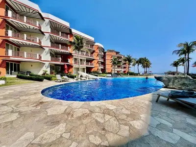 Piscina en o cerca de Beachfront in a peaceful Resort 8mi from Puerto Escondido