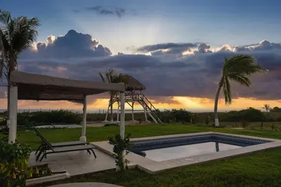 Amanecer o atardecer desde la casa o chalet o alrededores