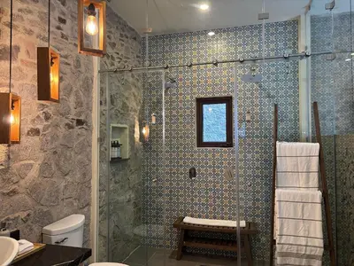 Un baño de Castello di Carlo - Suite Carlo I