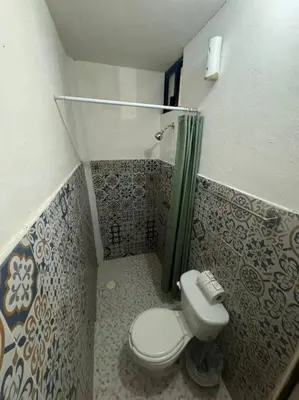 Un baño de Mini depa Cocoloft- a solo 1 cuadra de la playa