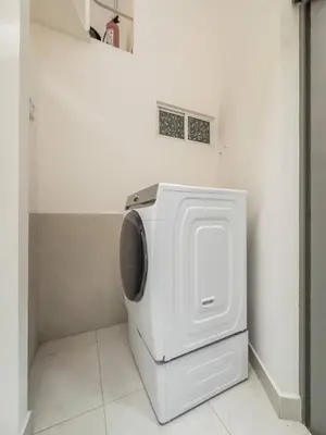 Plano de Stylish Quiet Studio, Smart TV, Six Flags 1k