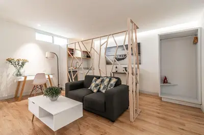 Zona de estar de Cute Quiet Studio, Smart TV, Six Flags 1 km