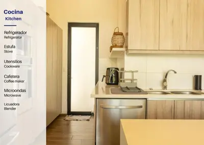 Una cocina o zona de cocina en New Santa Fe Home Private Relaxation Realm