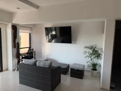 Una televisión o centro de entretenimiento en Acapulco Brake Rental