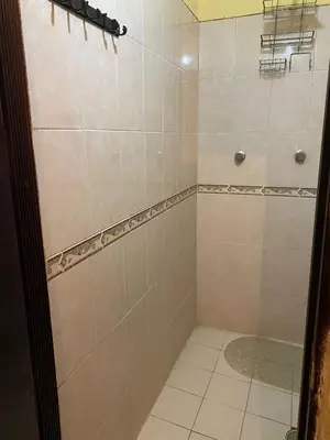 Plano de Departamento ampliio y centrico 2 habitaciones con balcon