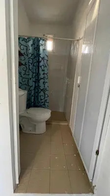 Un baño de Casa Nayeeche, Hospedaje & Dive Center