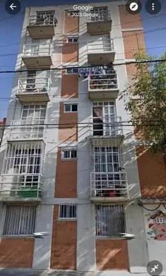 Edificio en el que se encuentra la habitación en casa particular