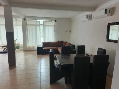 Zona de estar de Casa de descanso, poblado casitas, frente al mar