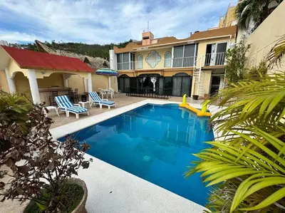 Plano de Blue Coast with pool and ocean view 10 to 35 p