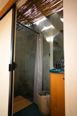 Un baño de Rooftop Glass House in Old Town