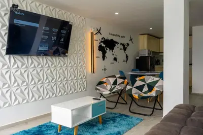 Una televisión o centro de entretenimiento en Acapulco Retreat with Bay Views & Amenities