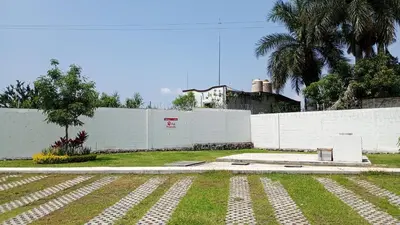 Jardín al aire libre en Casa Alcatraz con Alberca, Cuernavaca Morelos