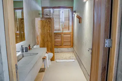 Un baño de Casa Miguana