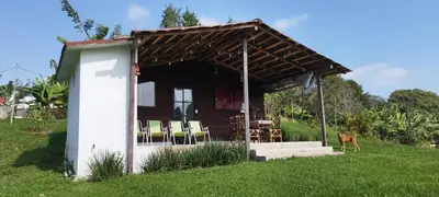 Jardín al aire libre en Cabañas Tres Soles