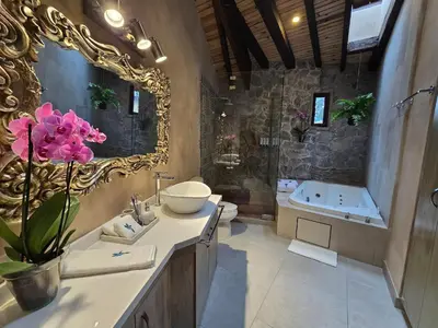Un baño de Michelangelo Master: El Renacimiento en ValQuirico