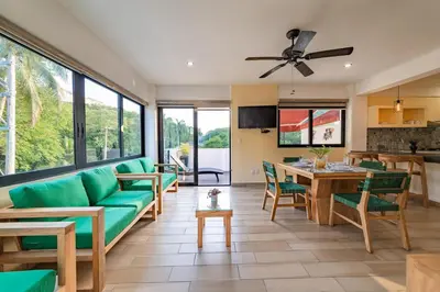 Zona de estar de 3048 - Brisas Condo 3