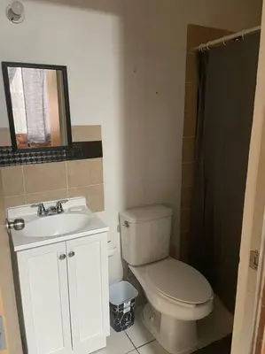 Un baño de Depa cerca hospital Issste y jardines de fiesta