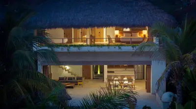 Jardín al aire libre en Casa Xee - La Flia Beach House Luxury