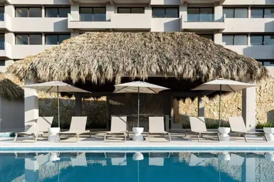 Plano de Departamento acogedor con vista al mar y alberca