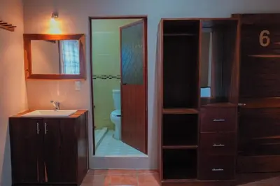 Un baño de Posada El Mágico