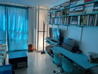 Biblioteca en el apartamento