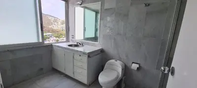 Un baño de Condominio Galeón