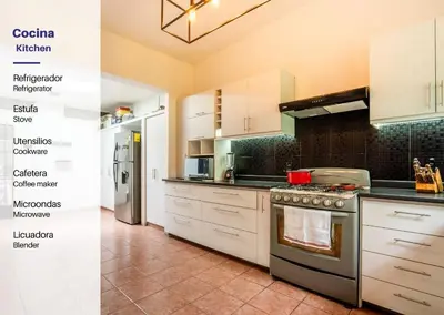 Una cocina o zona de cocina en Family-Friendly Oasis with Pool in Cuernavaca