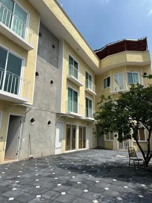 Edificio en el que se encuentra el hostal o pensión