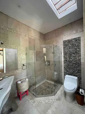 Un baño de Bilbao Luxury Bungalow