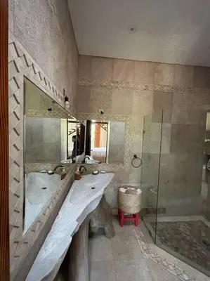 Un baño de Bilbao Luxury Bungalow