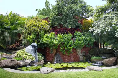 Jardín al aire libre en Bilbao Luxury Bungalow
