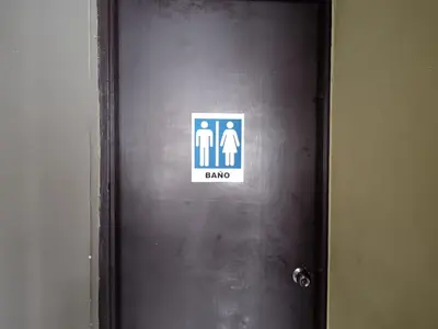 Plano de Habitación individual con baño cerca al Parque San José