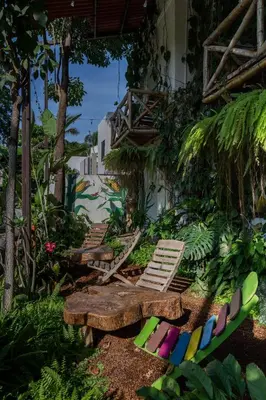 Jardín al aire libre en Hotel Casa Lasibe Café