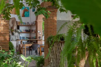 Jardín al aire libre en Hotel Casa Lasibe Café