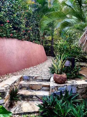 Jardín al aire libre en Cabaña El Cactus Playa Mermejita