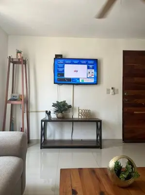Una televisión o centro de entretenimiento en Mandy homeshux